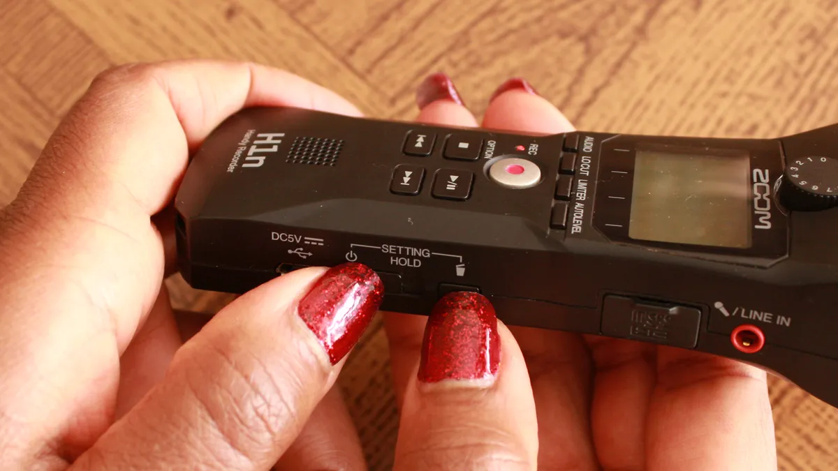 Step 1: Hold Delete Button and Turn ON the Zoom H1n Recorder